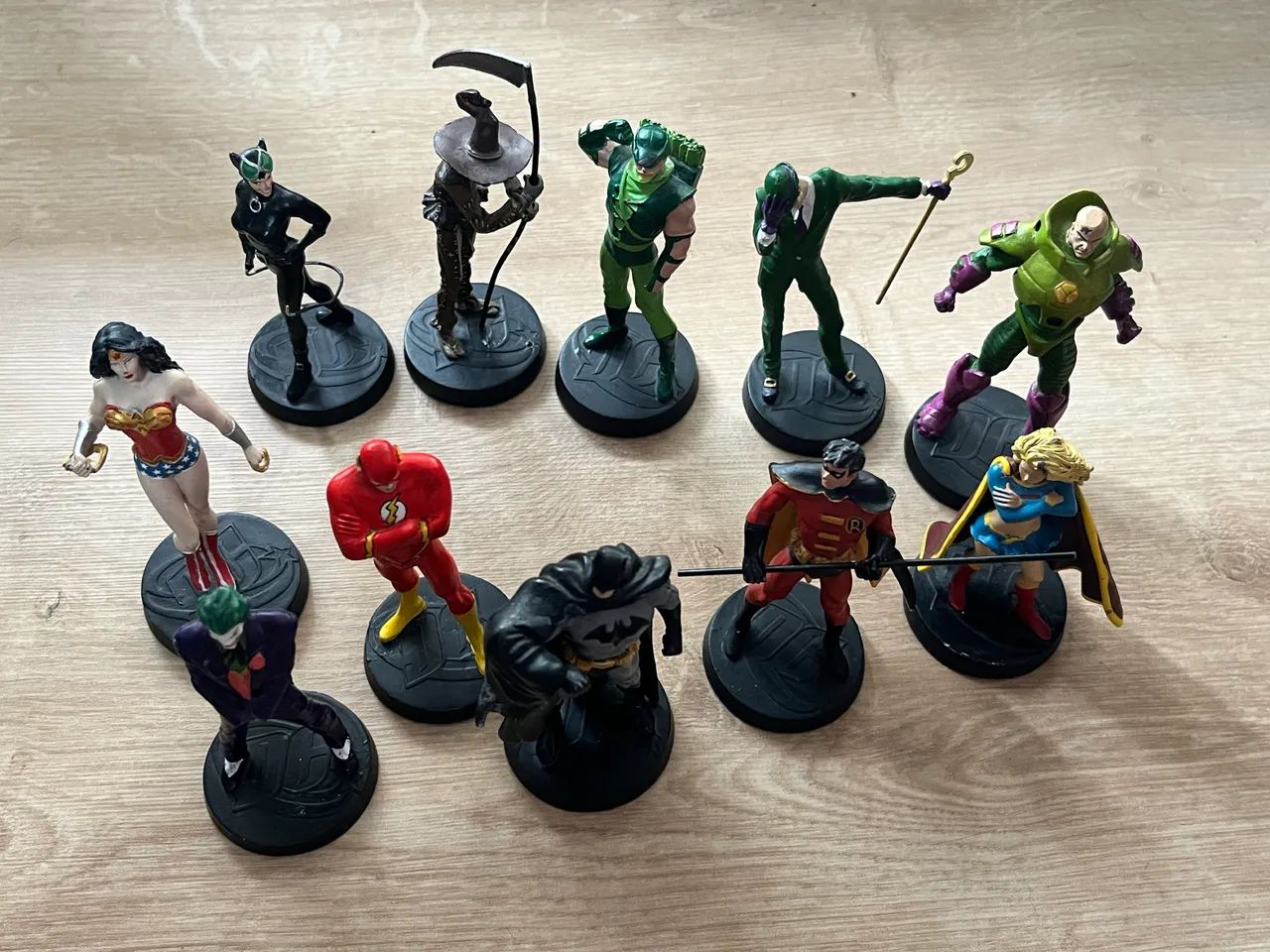 11 Bonecos em metal da DC colecionáveis  - Foto 3