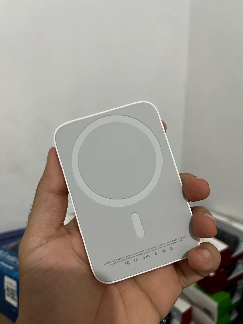 Carregador portátil indução 5 e 10 mil  - Foto 3