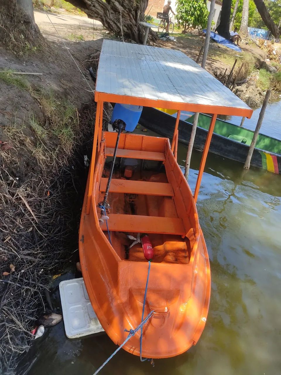Vendo ou troco barco de fibra 