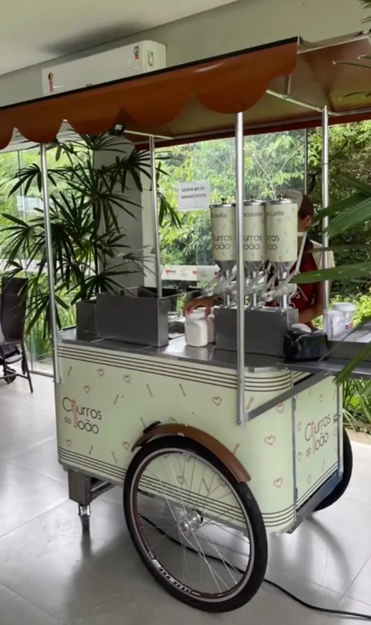 Vendo CARRINHO DE CHURROS completo pronto para trabalhar 