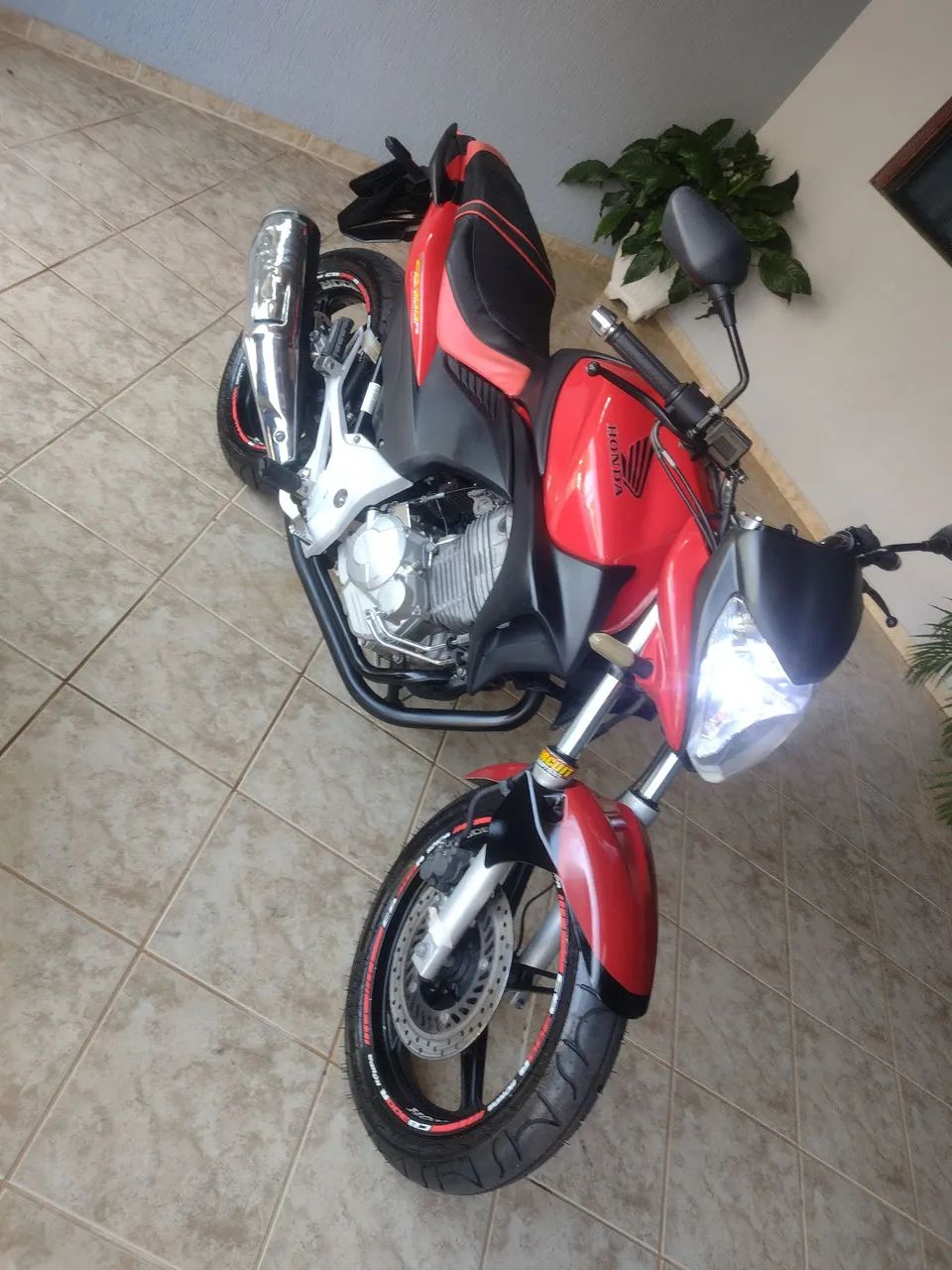 Vendo ou troca cb 300 2012  - Foto 3