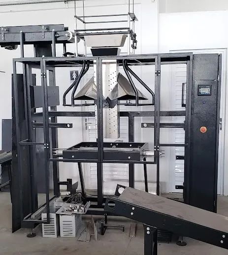 Enfardadora | Enfardadeira Raumak Multi Baler 300 Larga | Fardos até 30kg | Automática