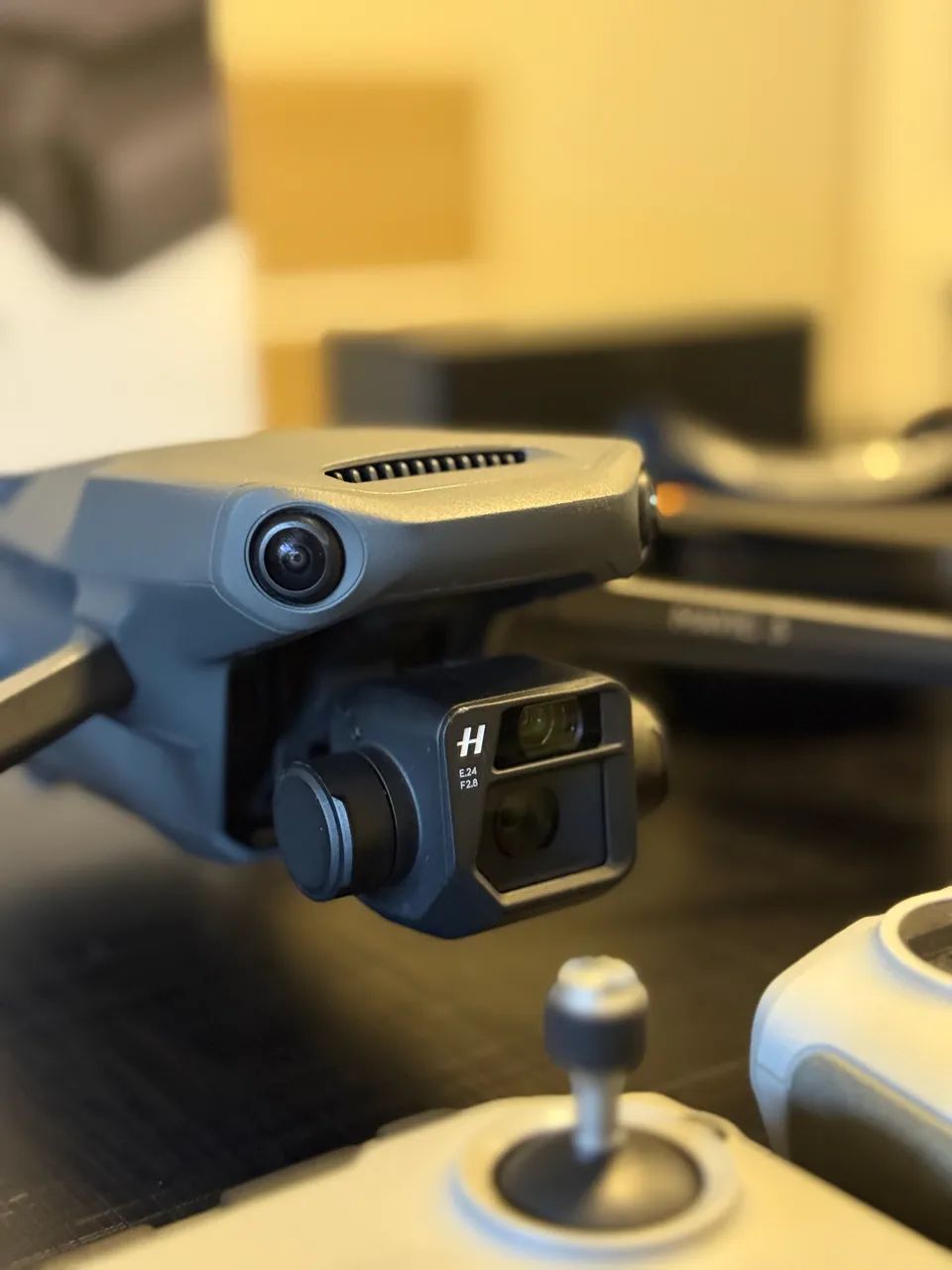 DJI Mavic 3 - Combo FlyMore - Foto 3