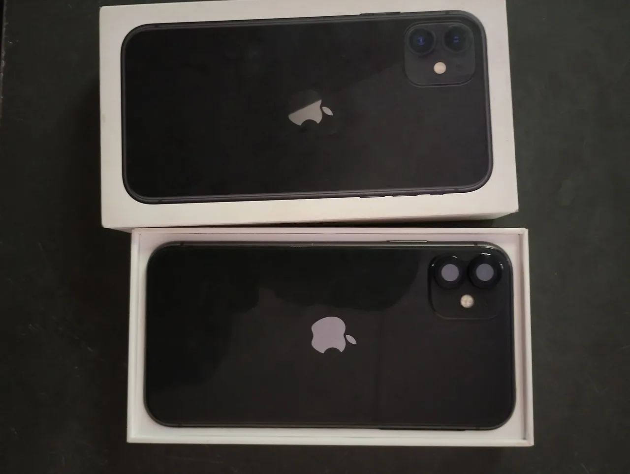 Vendo iPhone 11 bateria 81 com a caixa 