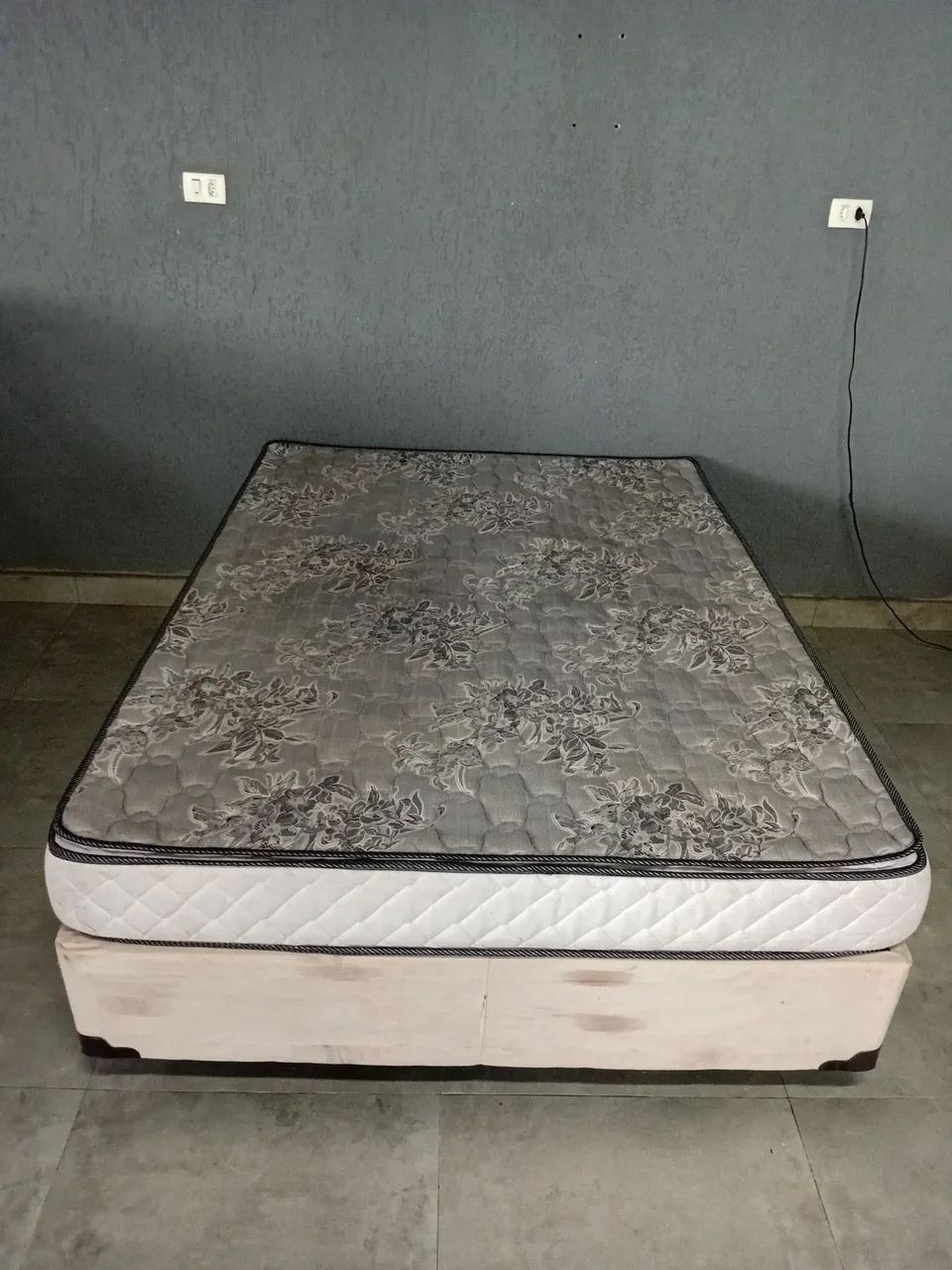 Vendo cama de casal padrão entrego  - Foto 3