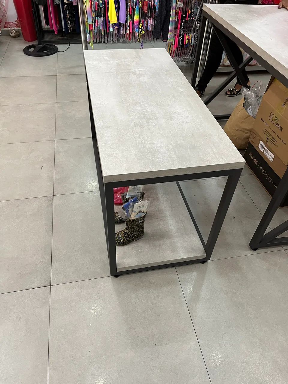 Mesa de exposição para Loja