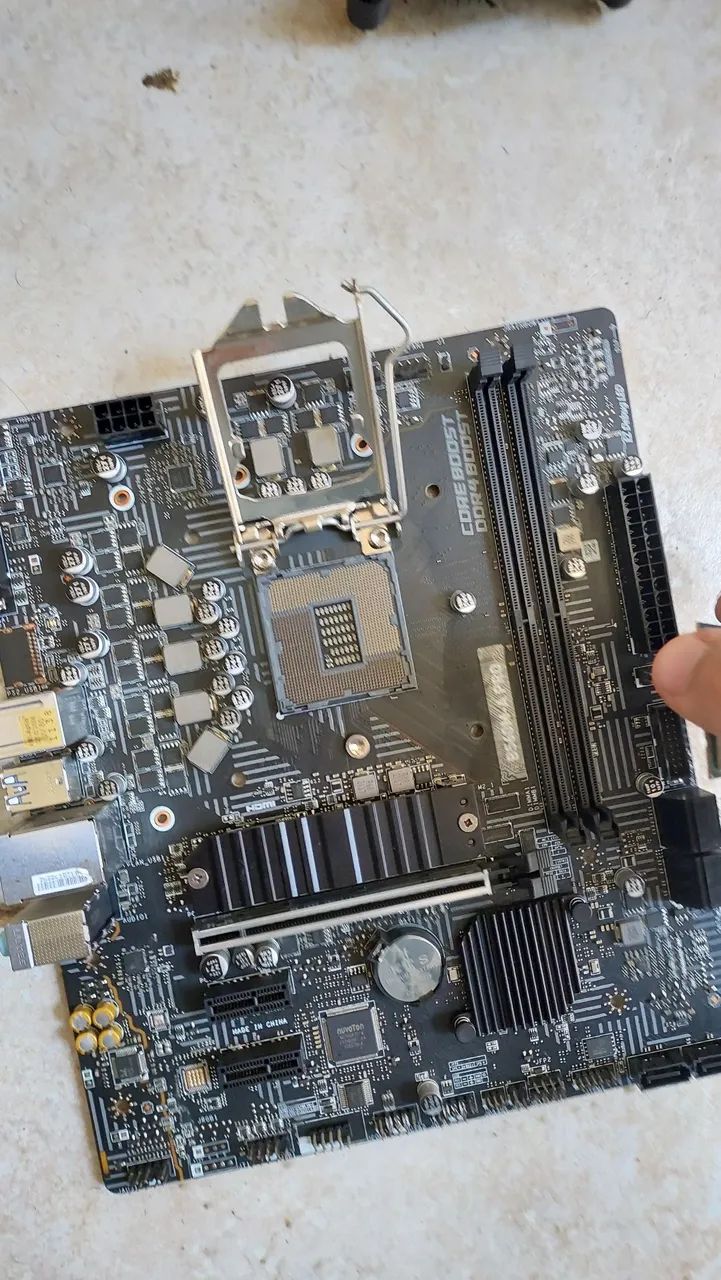 Intel Core i3-10100f + MSI B560M-A PRO - Foto 4
