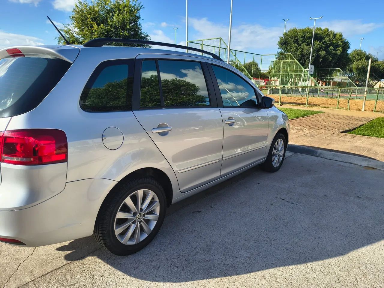 Volkswagen Spacefox 1.6/ 1.6 Trend Total Flex 8V 5P 2012 - Foto 2