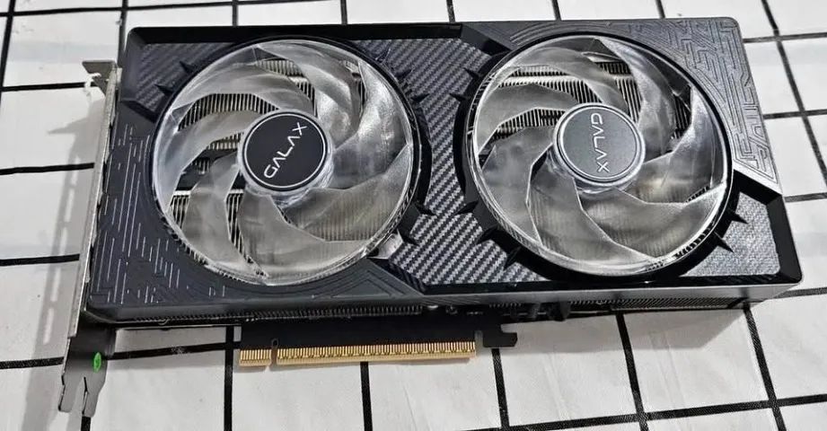RTX 5070 12gb Galax (Usada/Excelente)