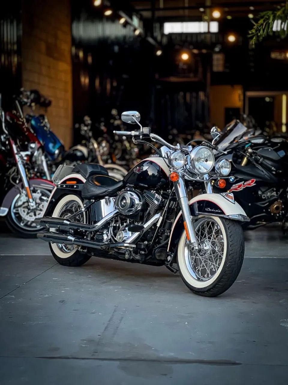 HARLEY-DAVIDSON SOFTAIL DELUXE