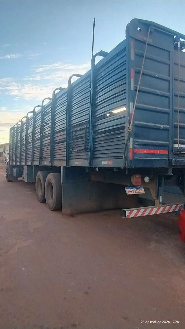 Caminhão boiadeiro com serviço  - Foto 3