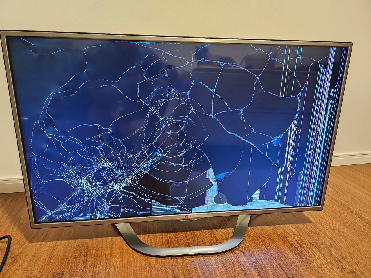 Tv lg 42la6130 com display danificado