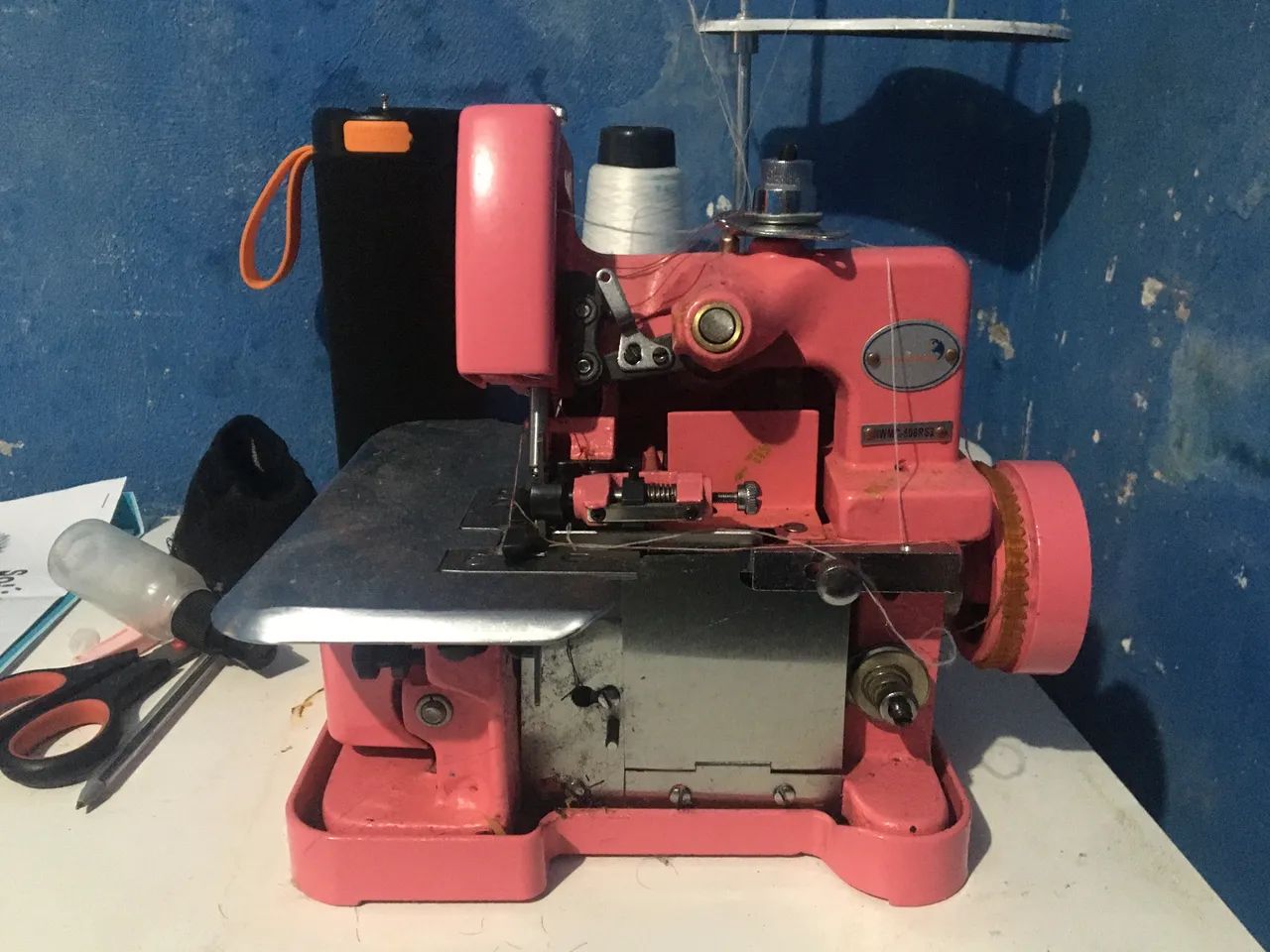 Máquina chinesinha semi - nova 