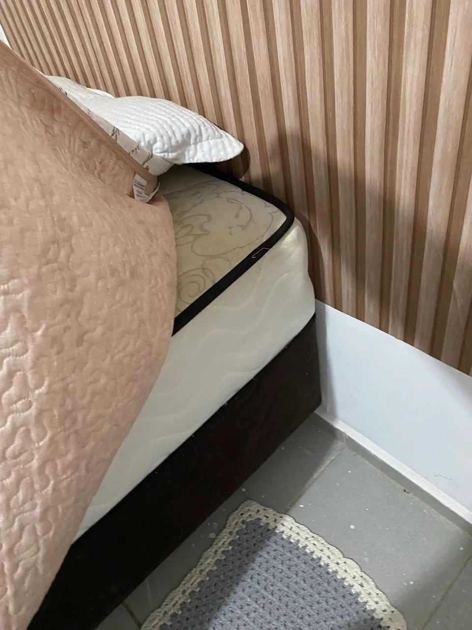 Vendo cama Box solteirão 