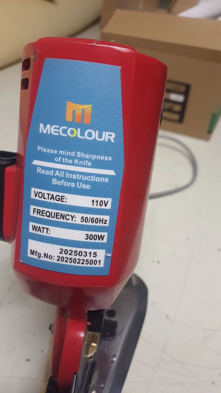 Maquina de corte de tecido 110v  - Foto 4