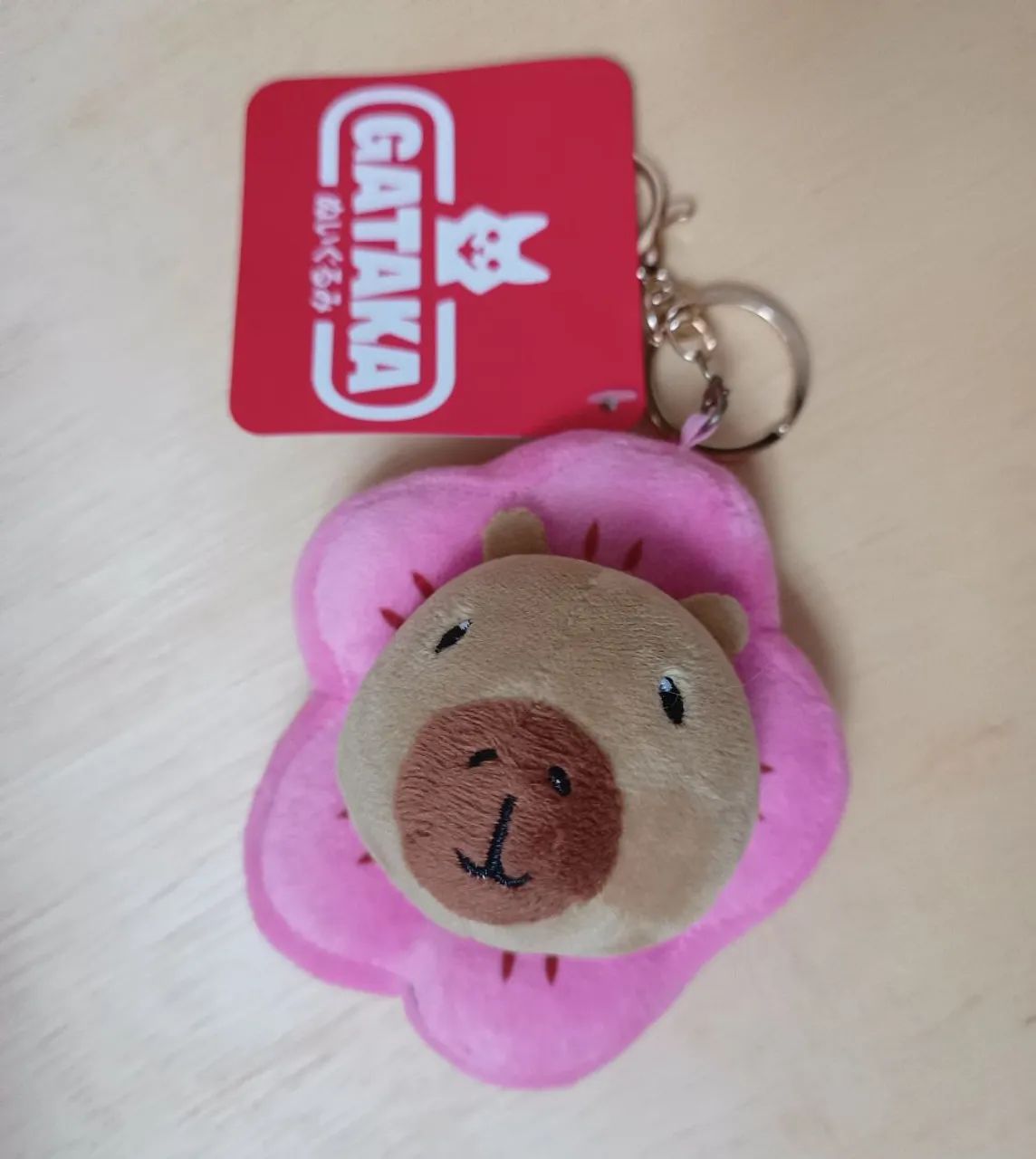 Chaveiro Capivara na Flor Rosa