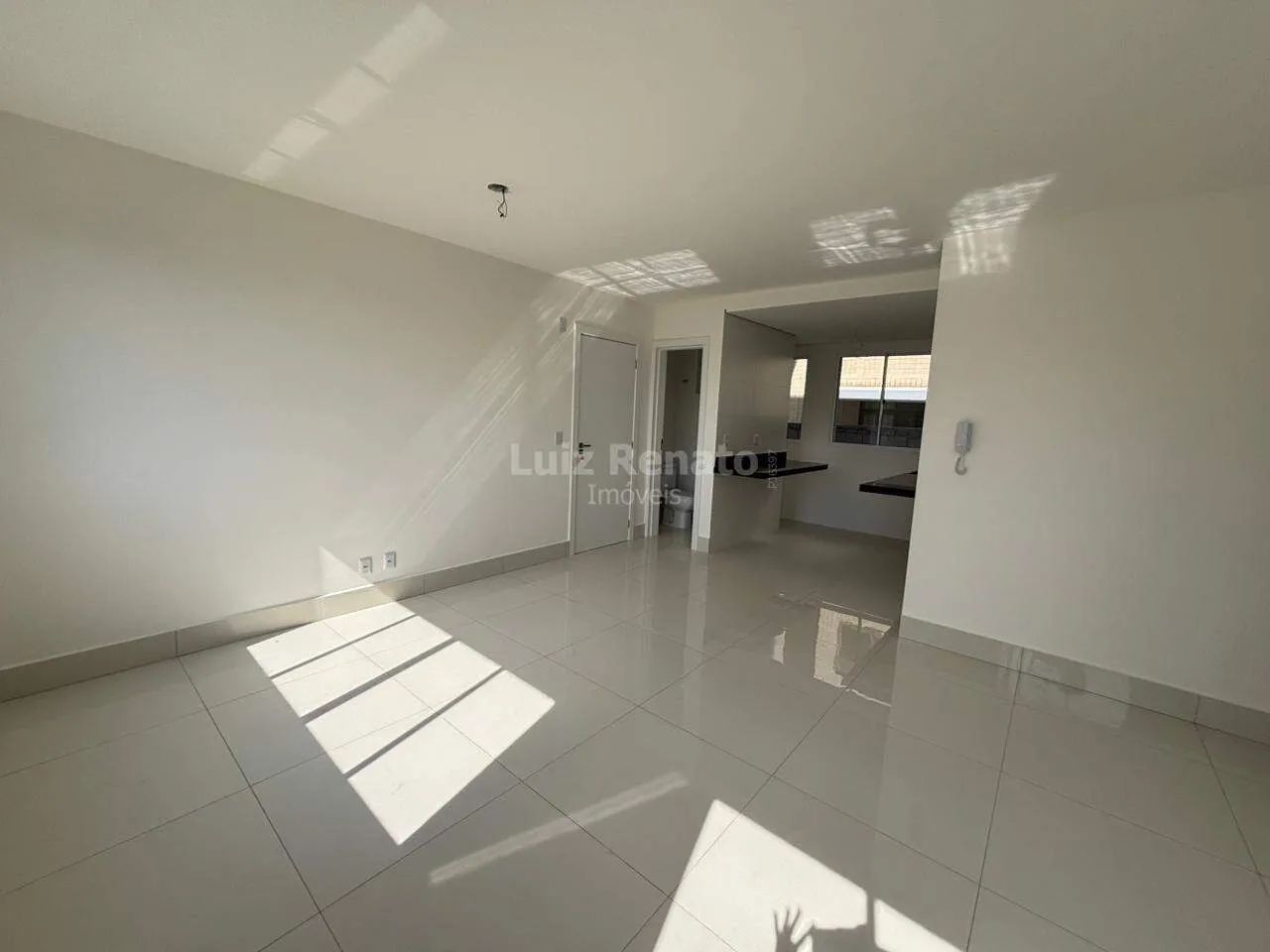 Apartamento para aluguel, 2 quartos, 67m² no Vila Paris - Foto 2