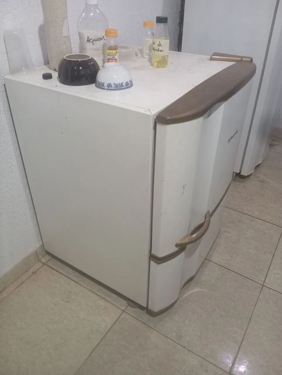 Vendo frigobar ótimo estado. - Foto 2