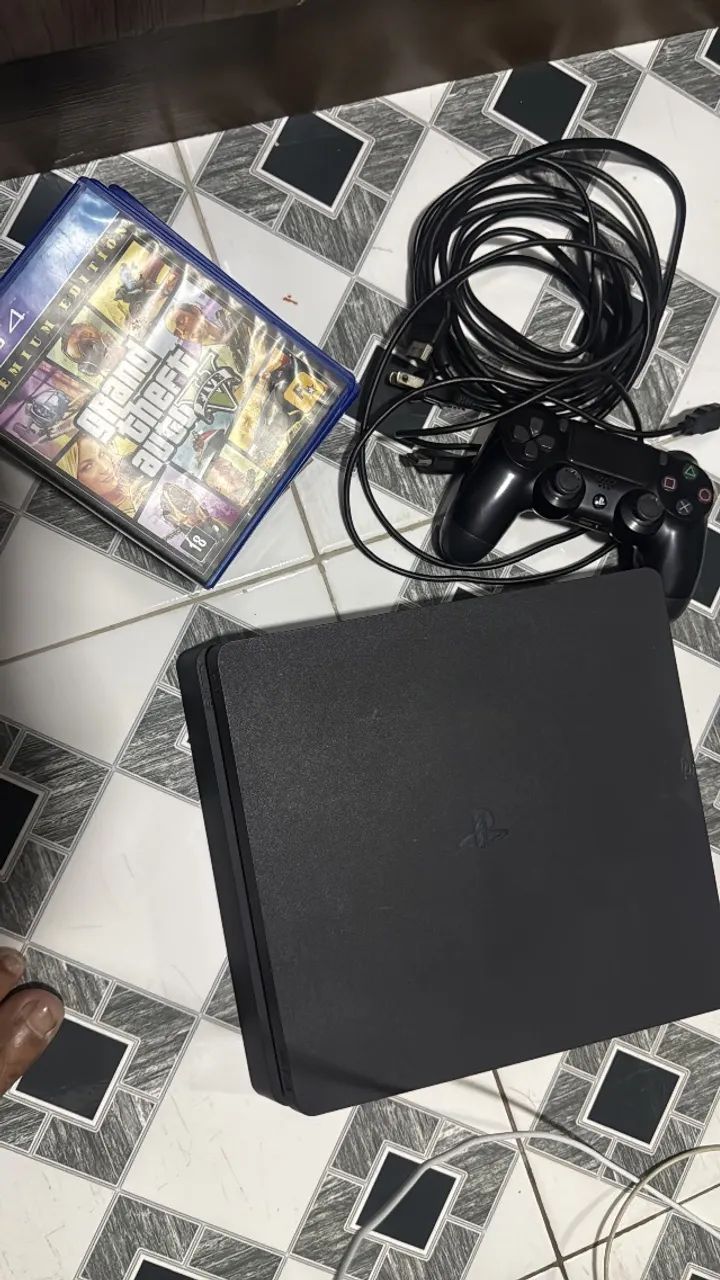 PlayStation 4 slim 500