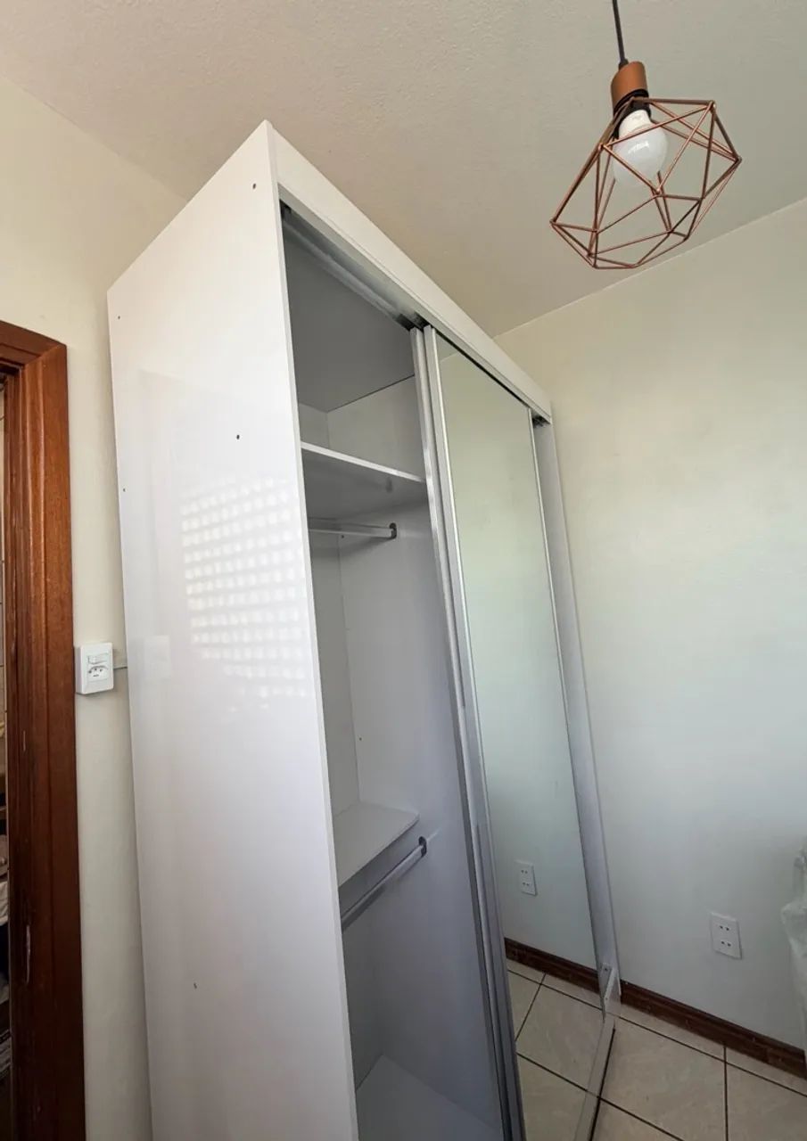 Guarda roupas com 2 portas de correr - Foto 4