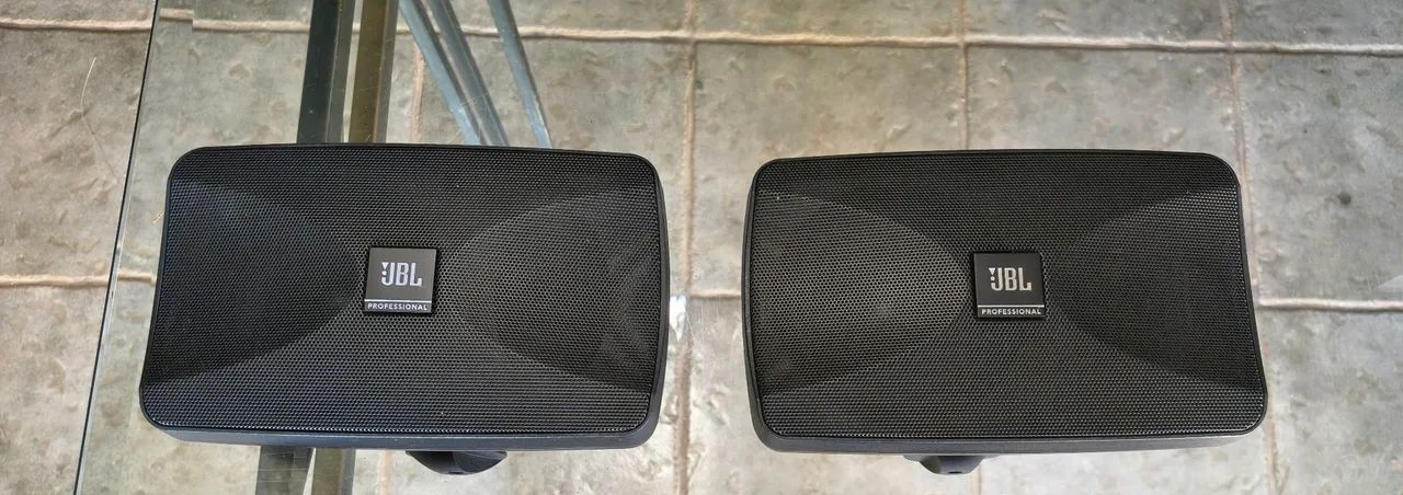 Caixas ambiente JBL SA 5 pro 