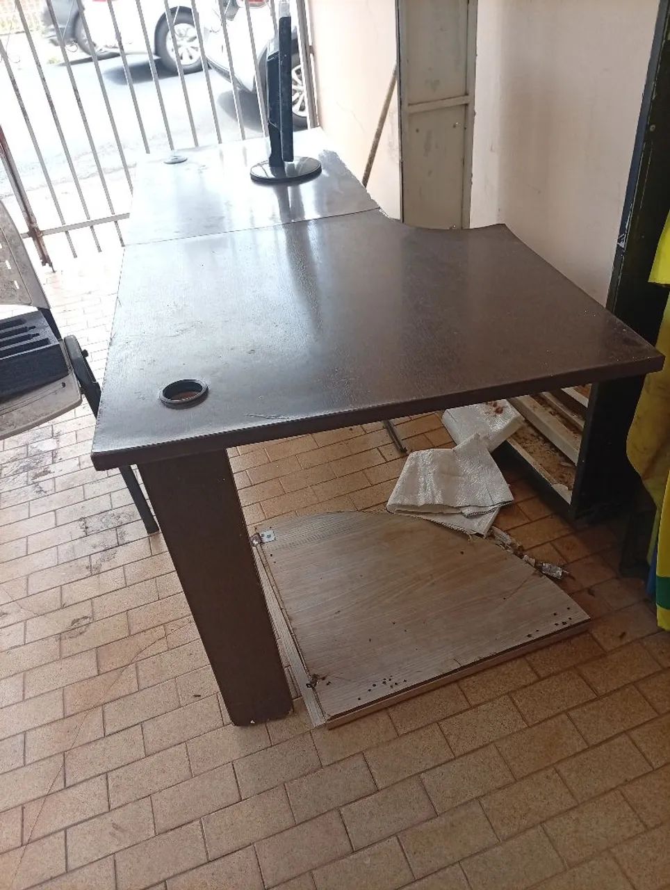 Mesa executiva com curva - Foto 3