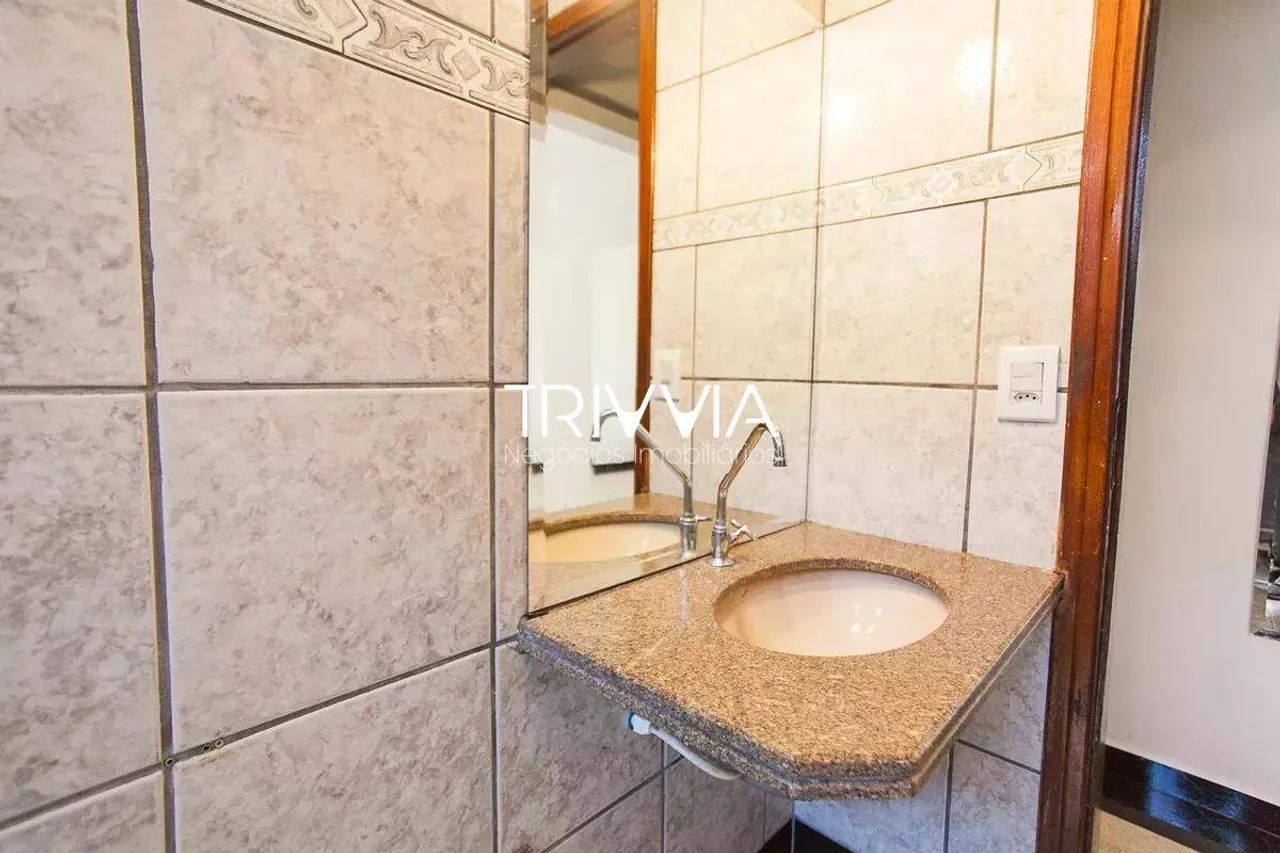 Casa no Planalto  4 quartos, 2 suítes e amplo espaço - Foto 5
