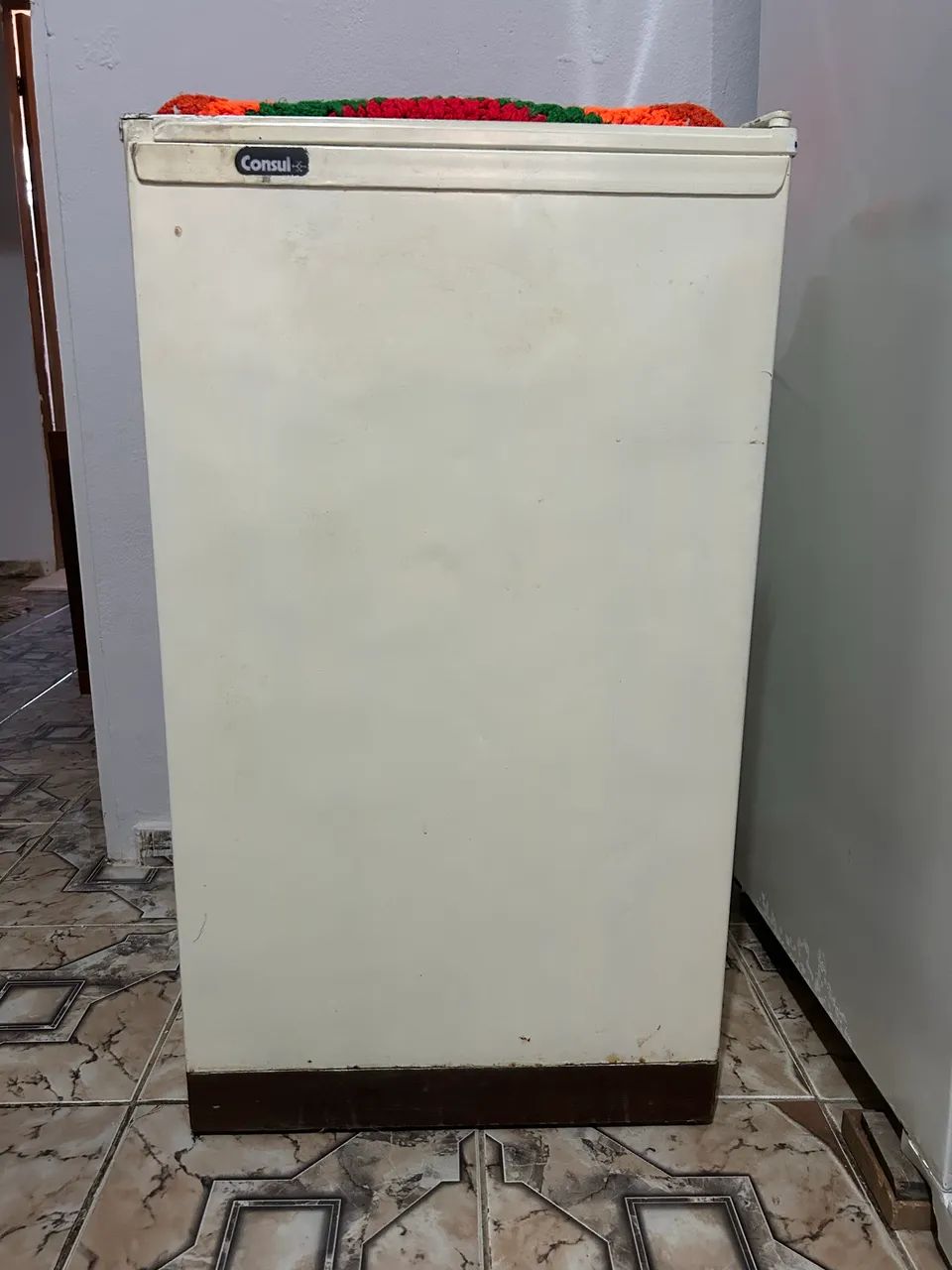 Vende-se um frigobar 