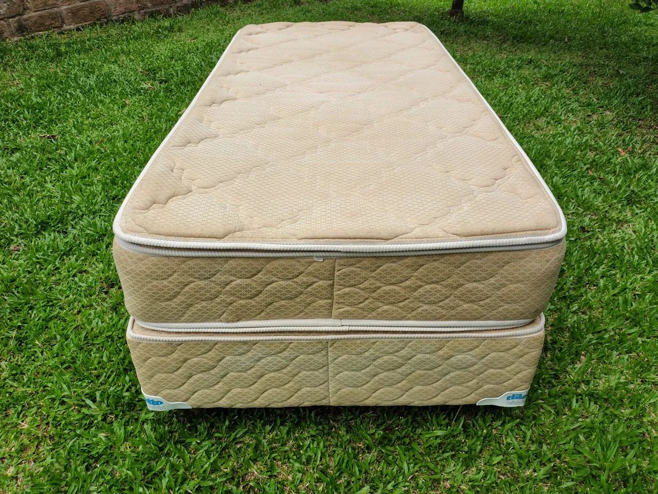 Com entrega conjunto box solteiro 