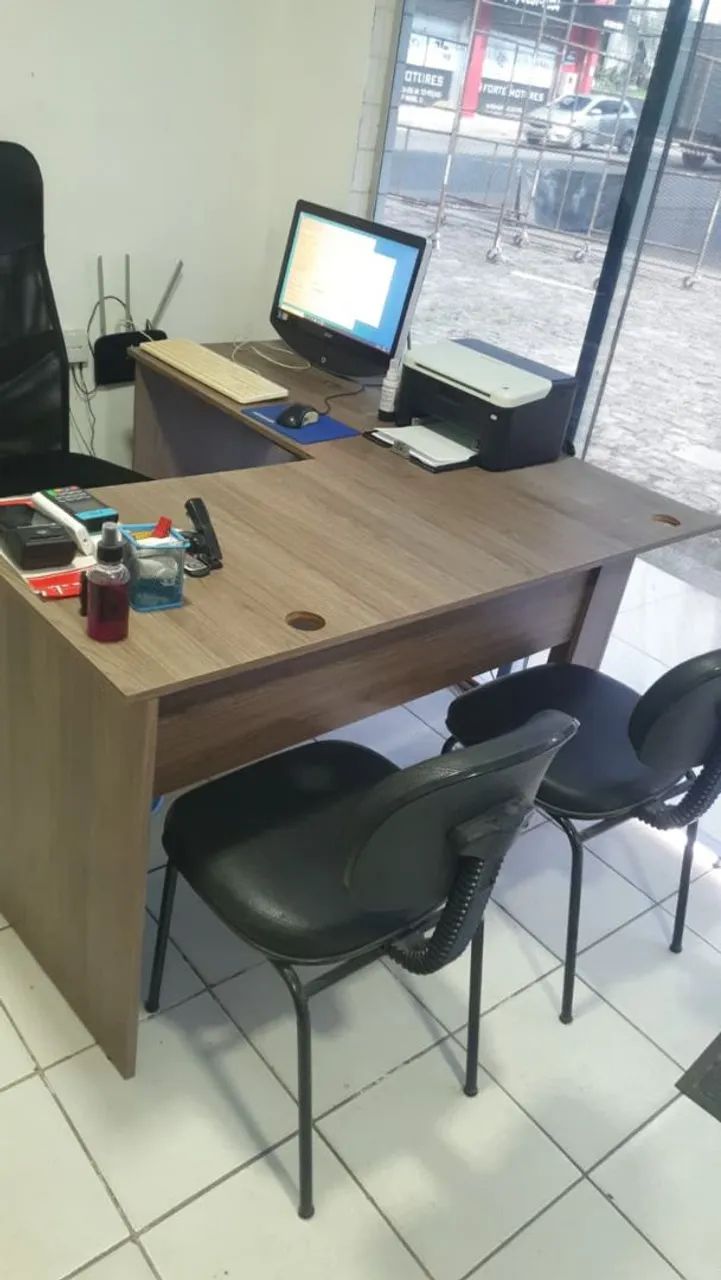 Mesa em L + 01 Cadeira e Armário Vazado - Foto 2