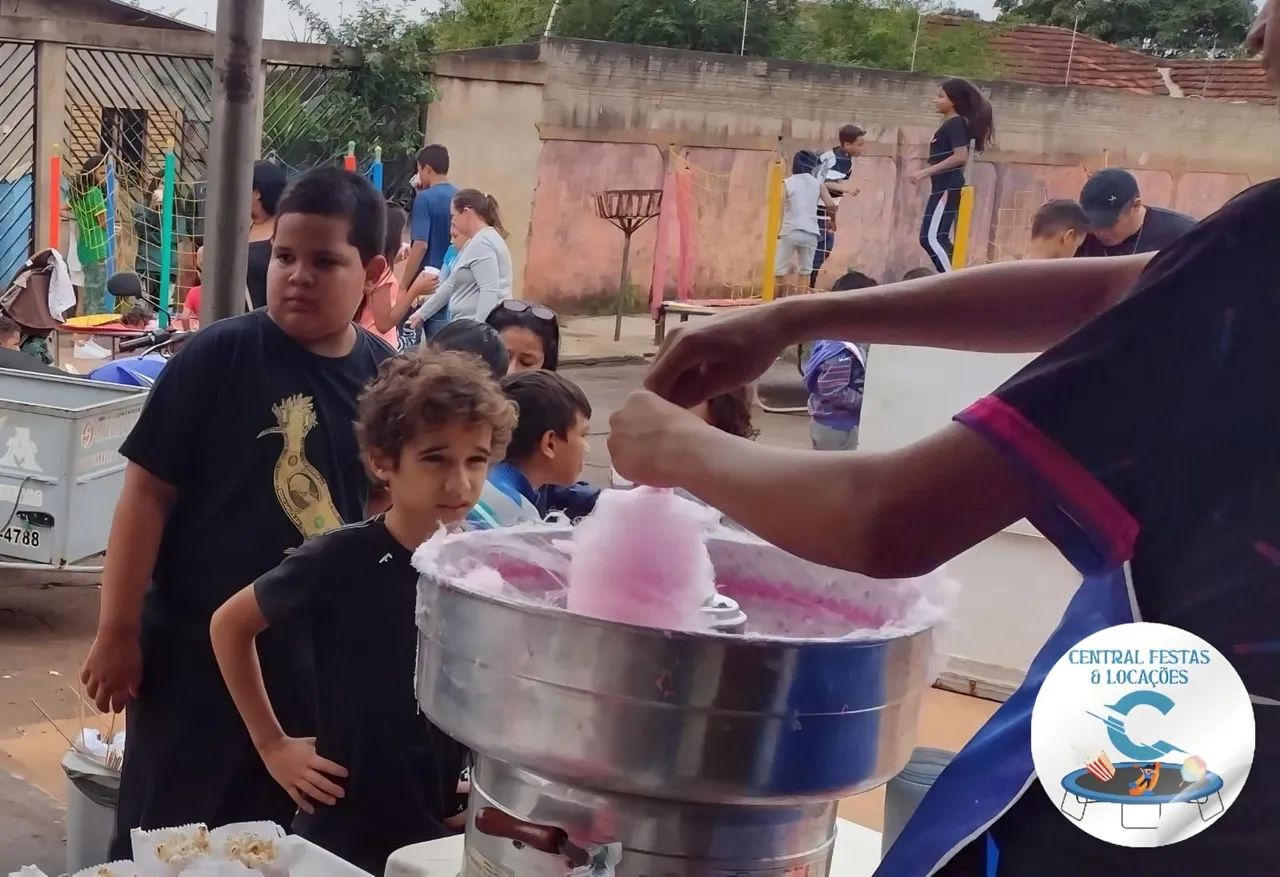 Máquina de Algodão Doce Disponível 
