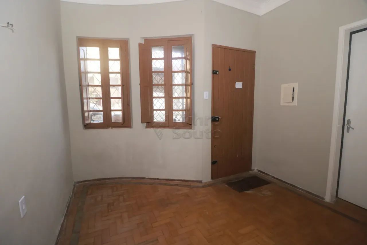 Casa de 4 dormitórios para alugar no Centro de Pelotas - Foto 4