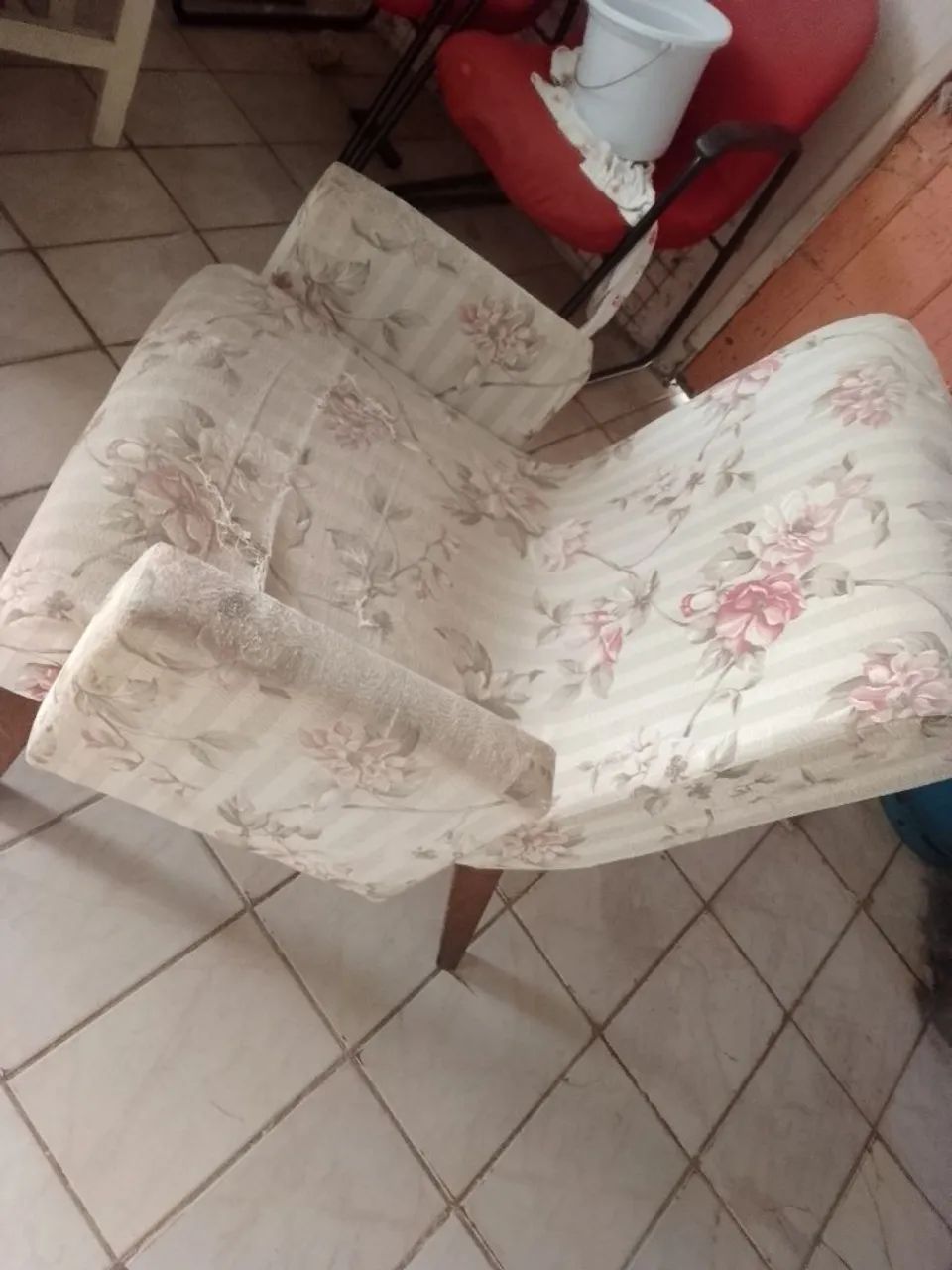 Cadeiras usadas mais em bom estado - Foto 2