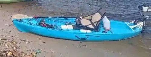 Vendo caiaque robalo com motor e remo e cadeirinha 