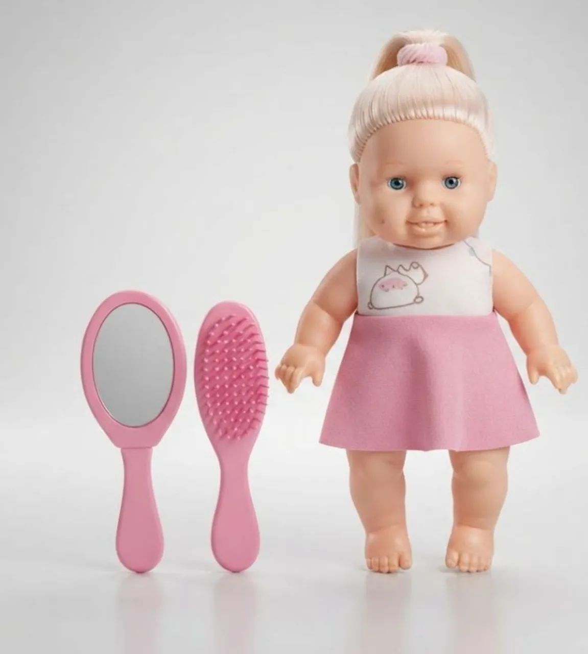 Boneca Duquinha Com Um Espelho E Uma Escova De Cabelo. - Foto 4