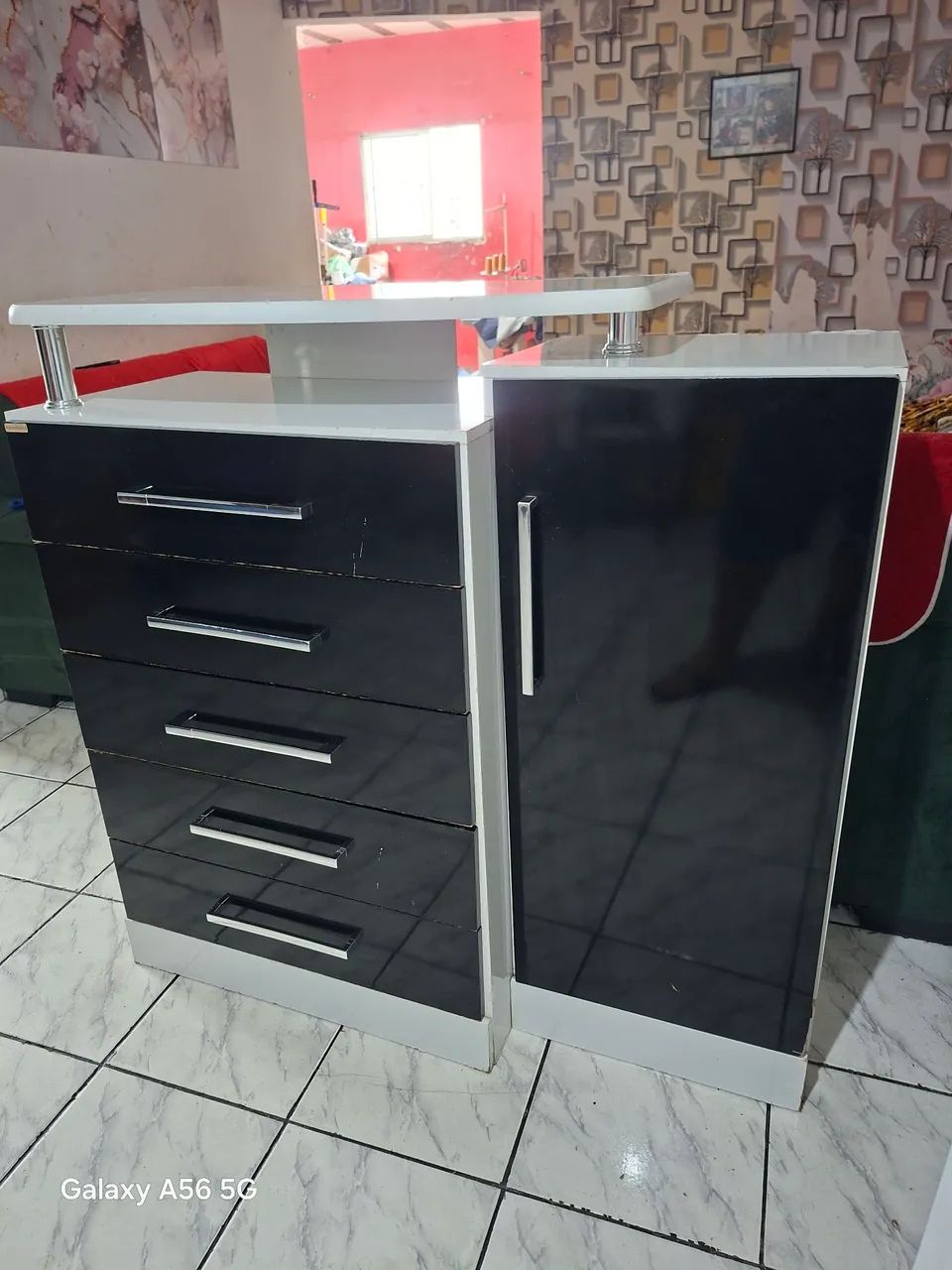 Cômoda 5 gavetas 1 porta 
