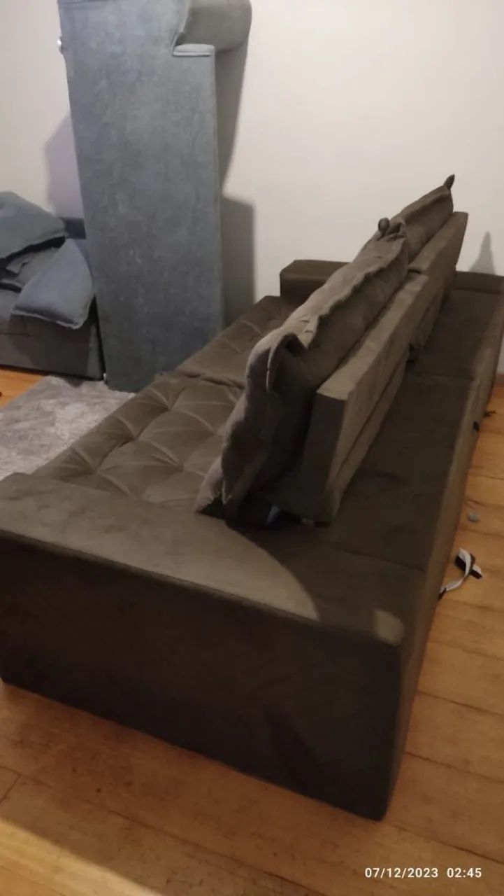 Sofá retrátil elegante marrom 