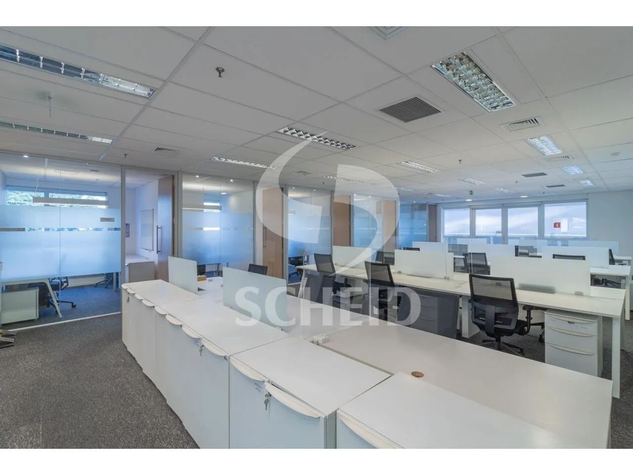 Locação de Andar Corporativo com 592 m² e 24 vagas!
