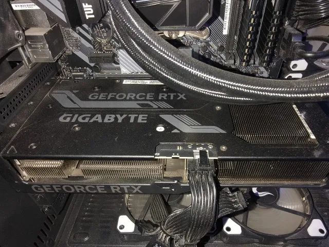 RTX 4070 12GB Windforce Gigabyte - Foto 3