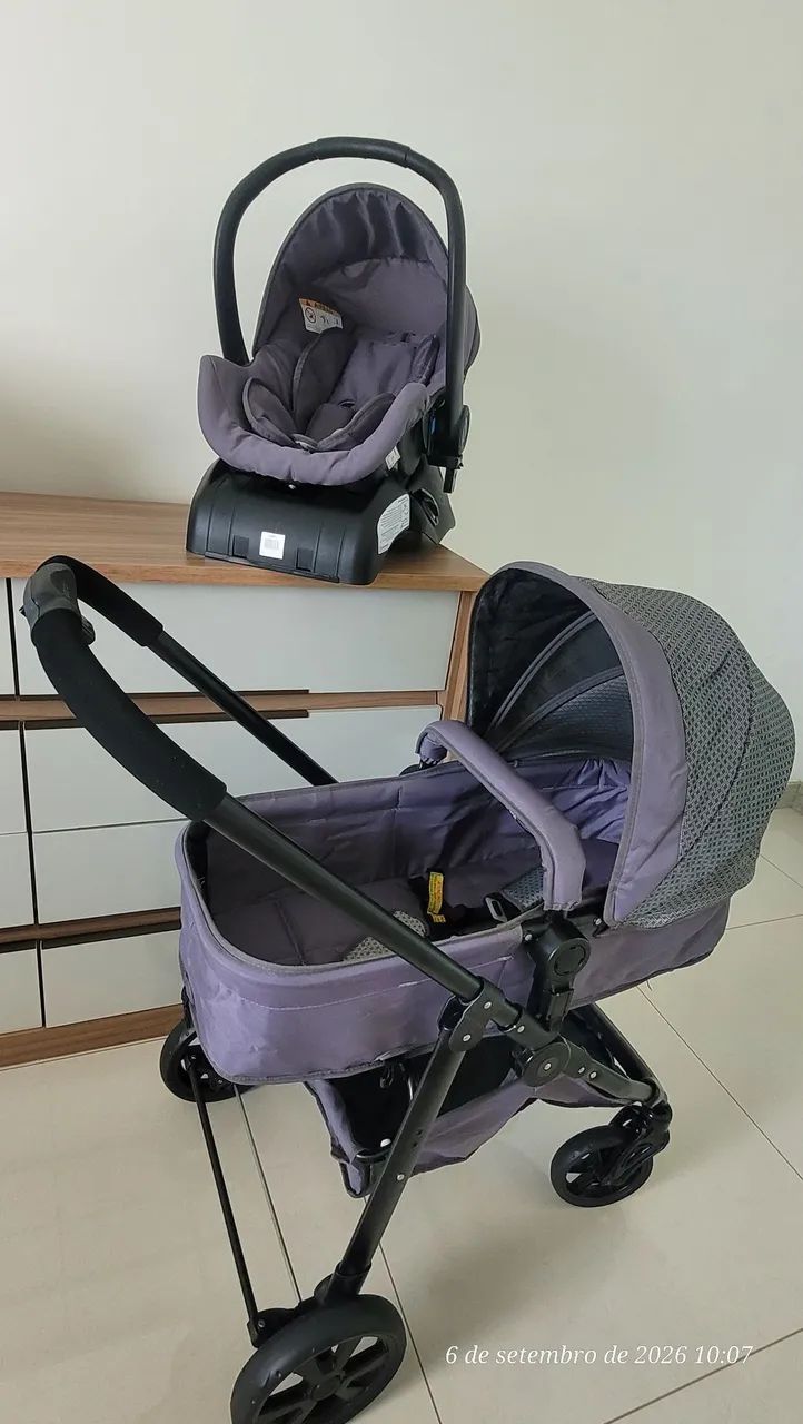 Carrinho de bebê Olympus com bebê conforto e base Galzerano