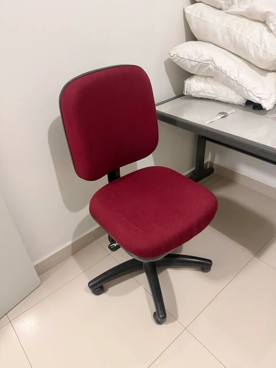 Cadeira Escritório Bem conservada  - Foto 2