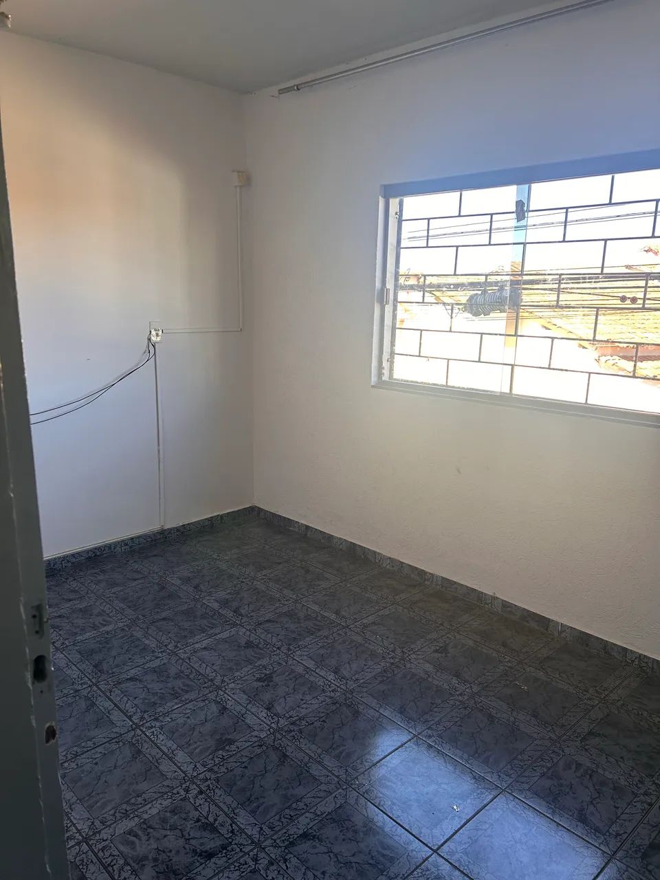 Alugo um sobrado  - Foto 4