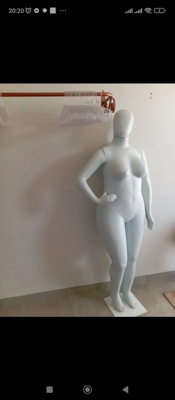 Manequim plus size 3 braços pose cabeça de ovo  - Foto 2