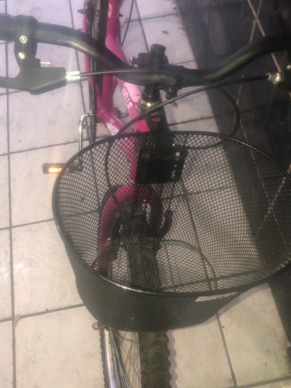 Bicicleta aro 26 Cairu com cestinha  - Foto 2
