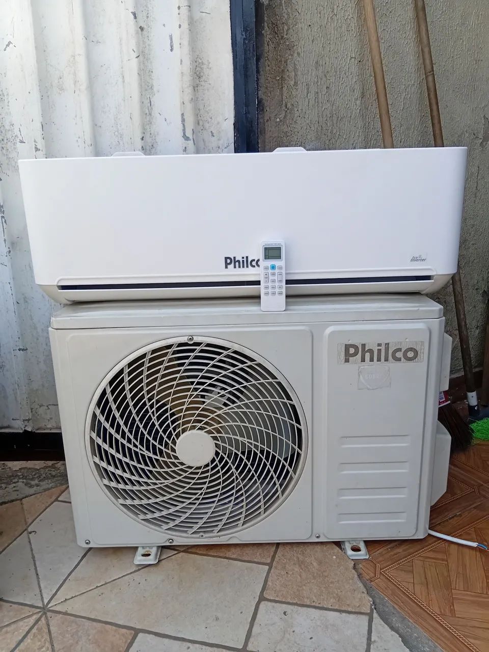 PHILCO INVERTER 12.000 BTUS 127 VOLTS
