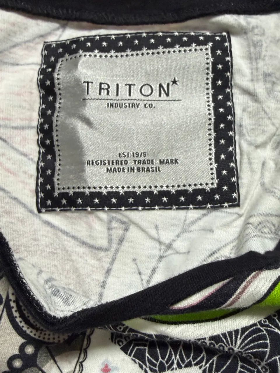 Blusa Triton estampada, tamanho GG, nunca usada! - Foto 2