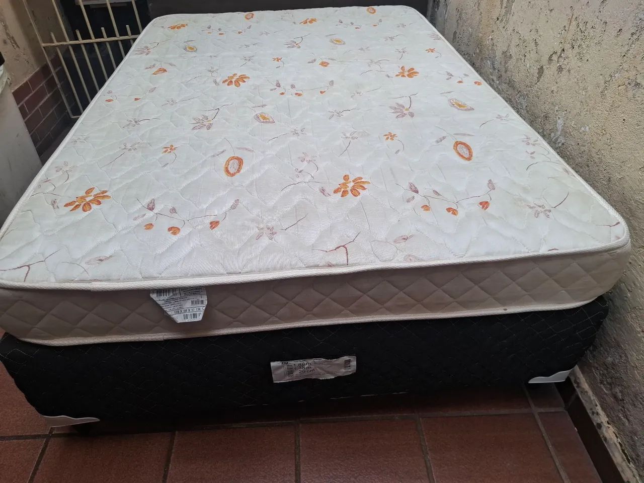 Box e Colchão viúva 1.28x1.88 espuma dupla face