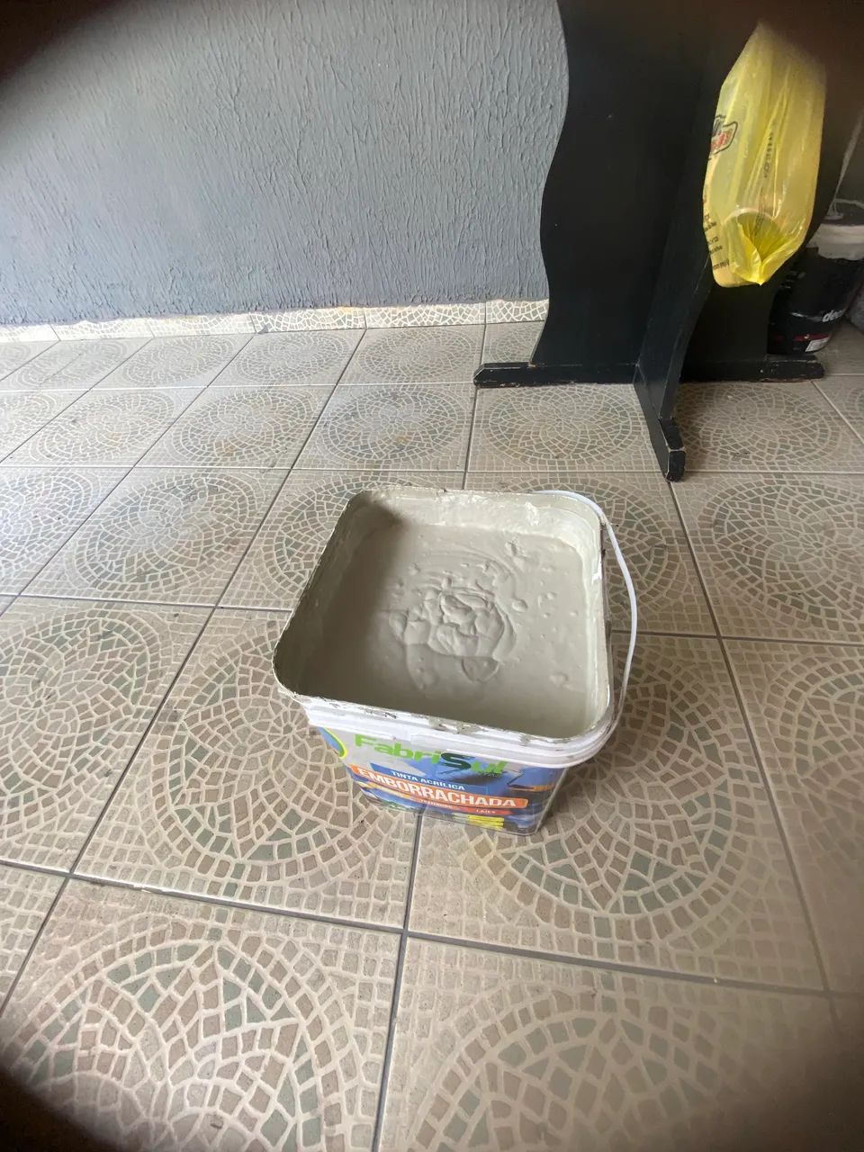 Paint with rubberized finish65204298460931121
