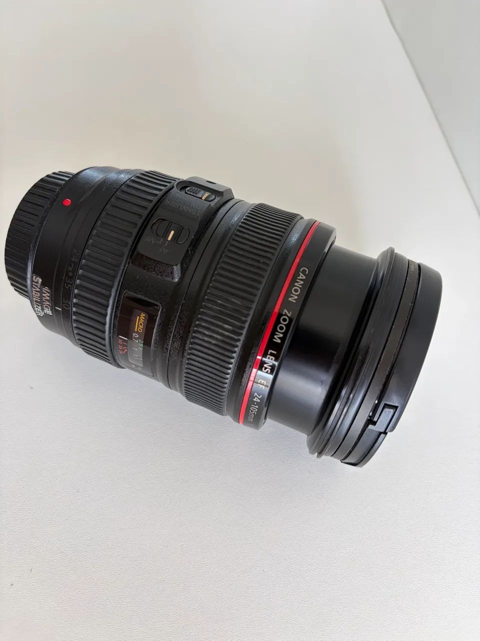 Canon EF 24-105mm f/4L IS USM (primeira versão, com anel vermelho