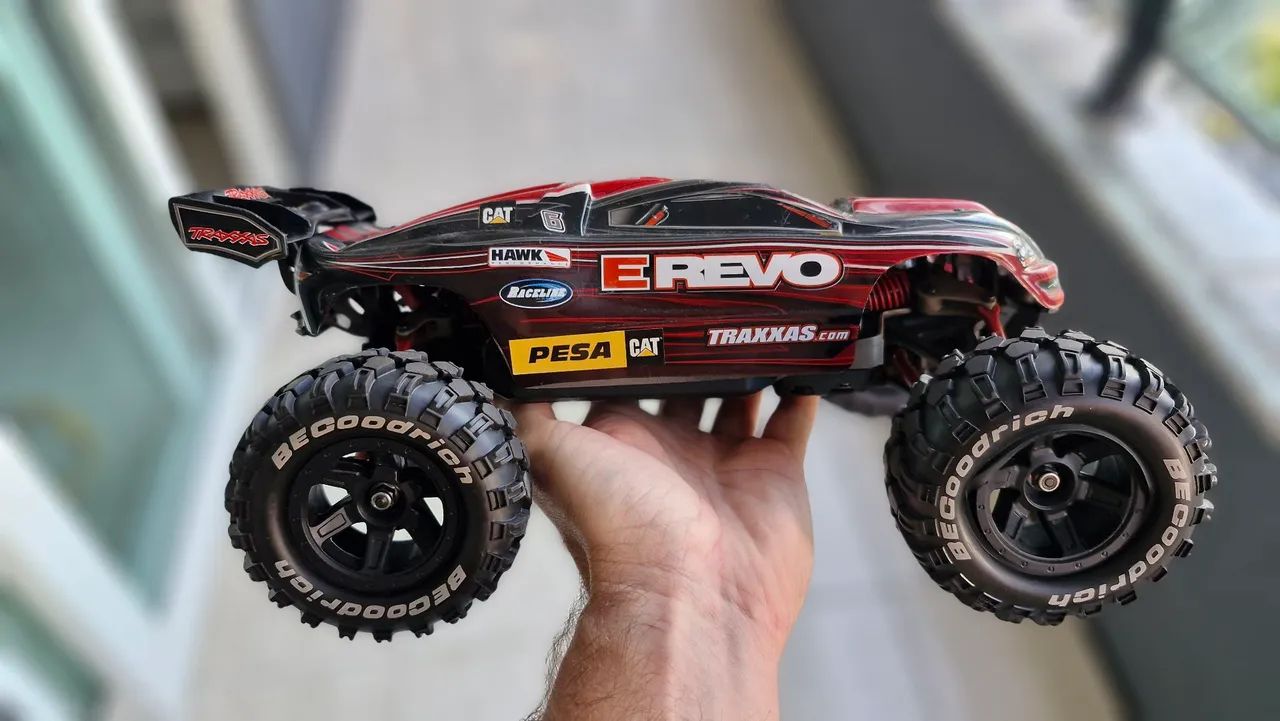 Traxxas E-Revo 1/16 (revinho) - Foto 2
